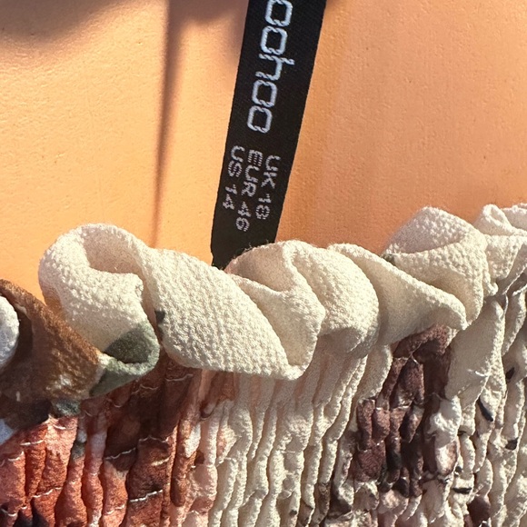 Boohoo Floral Maxi Dress in Cream and Red - Picture 10 of 11